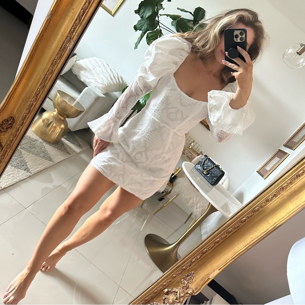 Elegant White Mini Dress